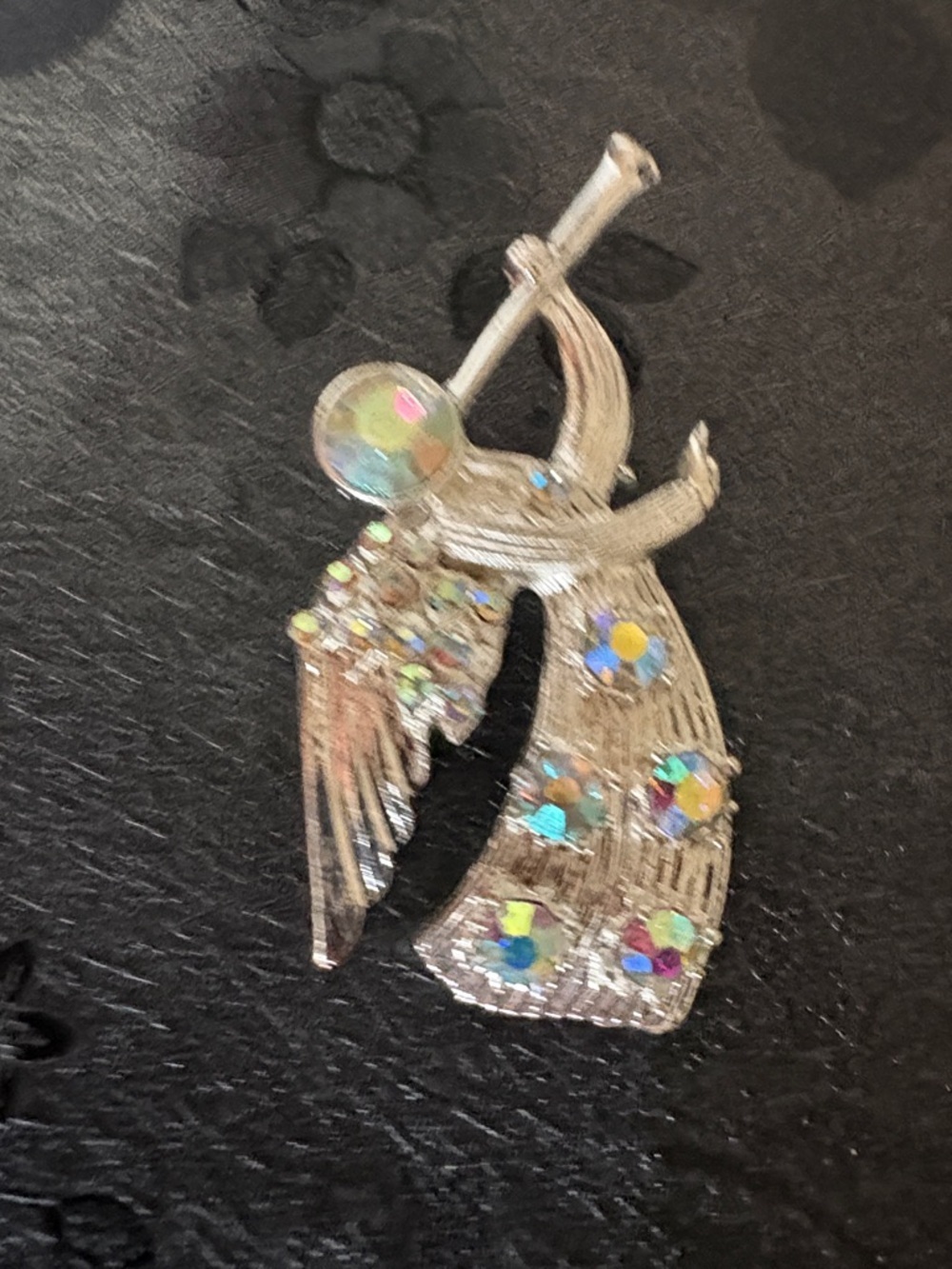EISENBERG ICE ANGEL TRUMPET AURORA BOREALIS CRYSTAL BROOCH - Picture 3 of 8
